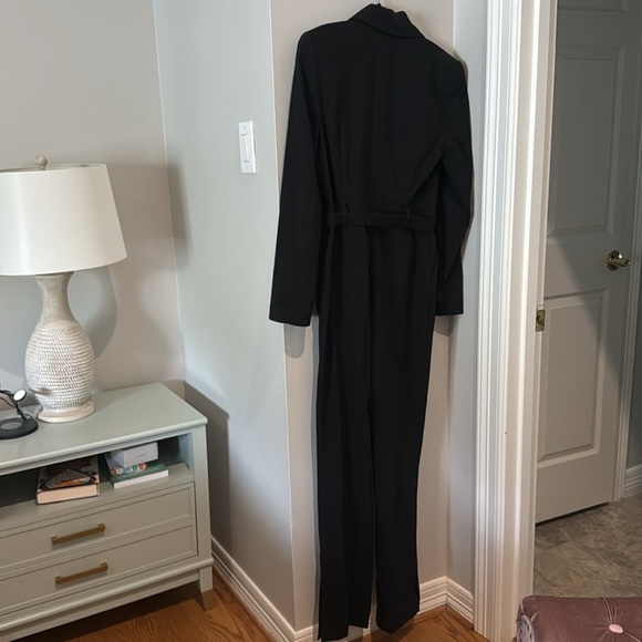 NWT revolve hours brand long sleeve suit, jacket, jumpsuit, black size medium - Picture 5 of 5